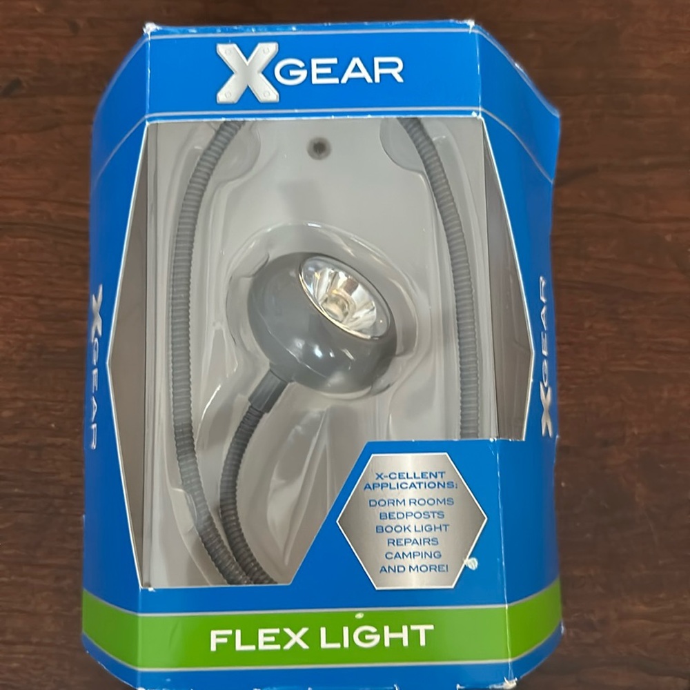 NIB Xgear Flex Light